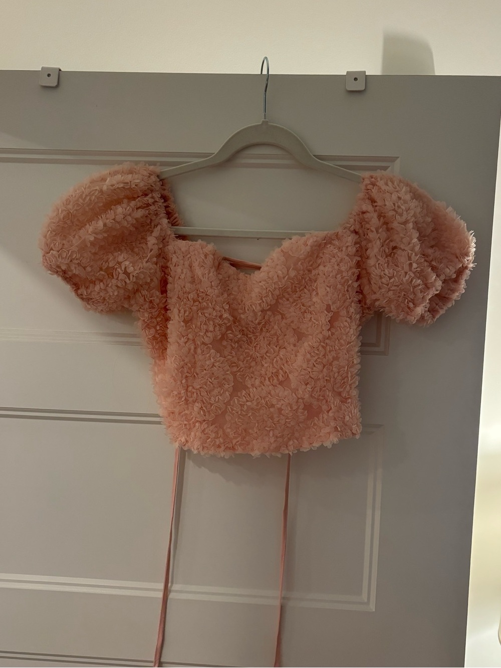 Women's Peach Textured Puff-Sleeve Crop Top